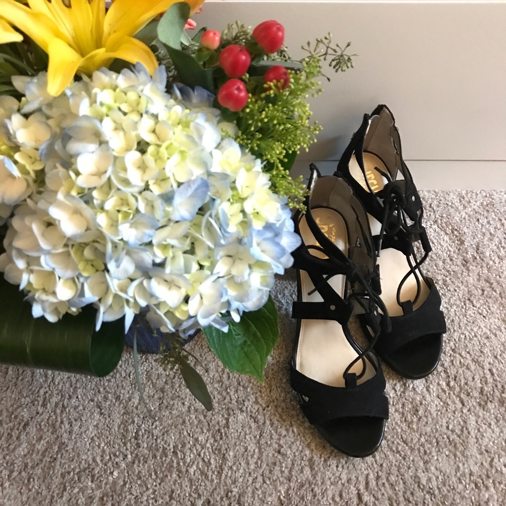 Like new condition black heels